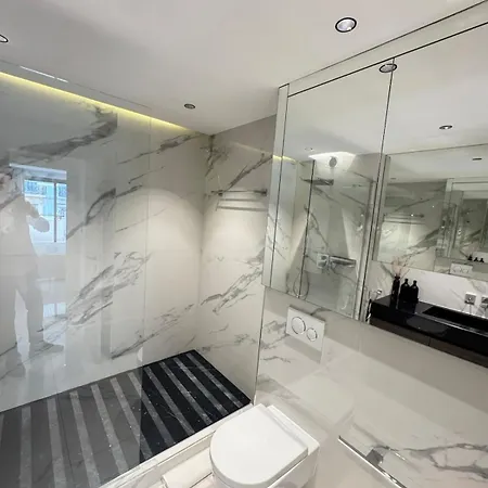 Stunning 3 Bedrooms With Terrace In Gray D'albion