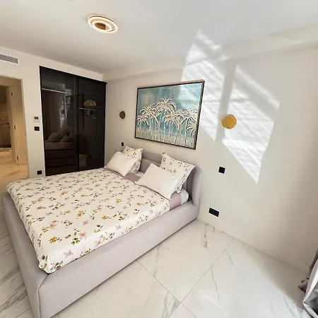 Stunning 3 Bedrooms With Terrace In Gray D'albion Apartman *