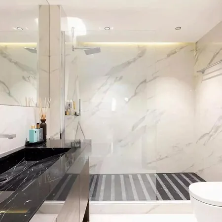 Apartment Stunning 3 Bedrooms With Terrace In Gray D'albion Cannes