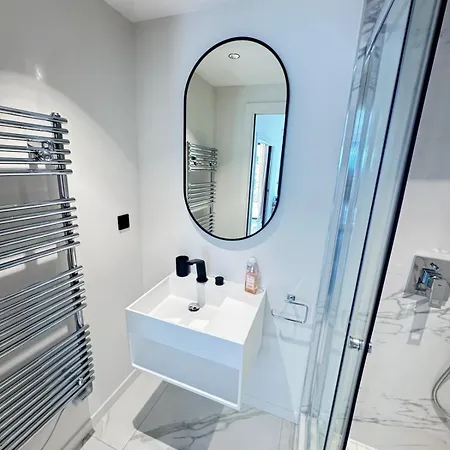 Stunning 3 Bedrooms With Terrace In Gray D'albion Apartman Cannes